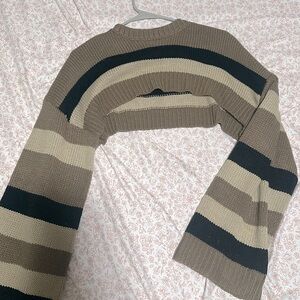 Crop sweater to wear over shirt/ never worn/ size large